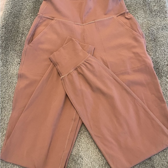 Size 2 lululemon Lounge Pant - Picture 2 of 4